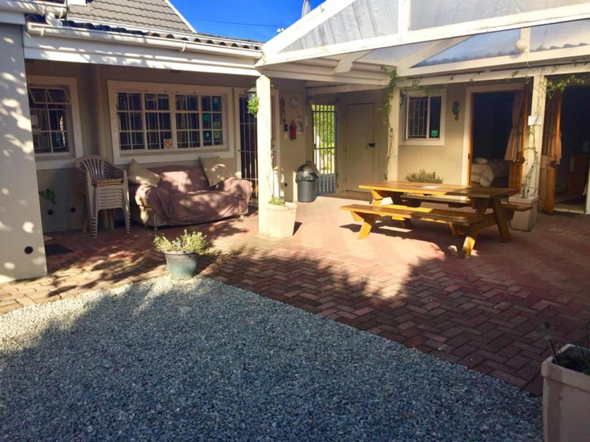 Jembjo'S Knysna Lodge & Backpackers Exteriör bild