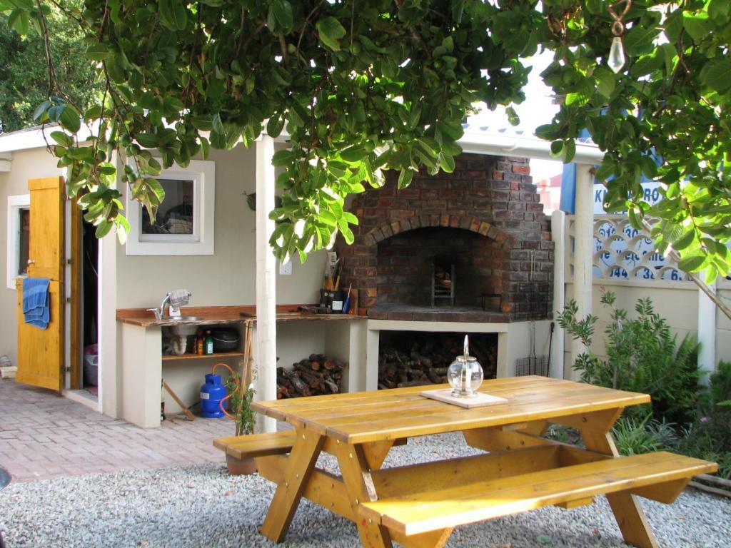 Jembjo'S Knysna Lodge & Backpackers Exteriör bild