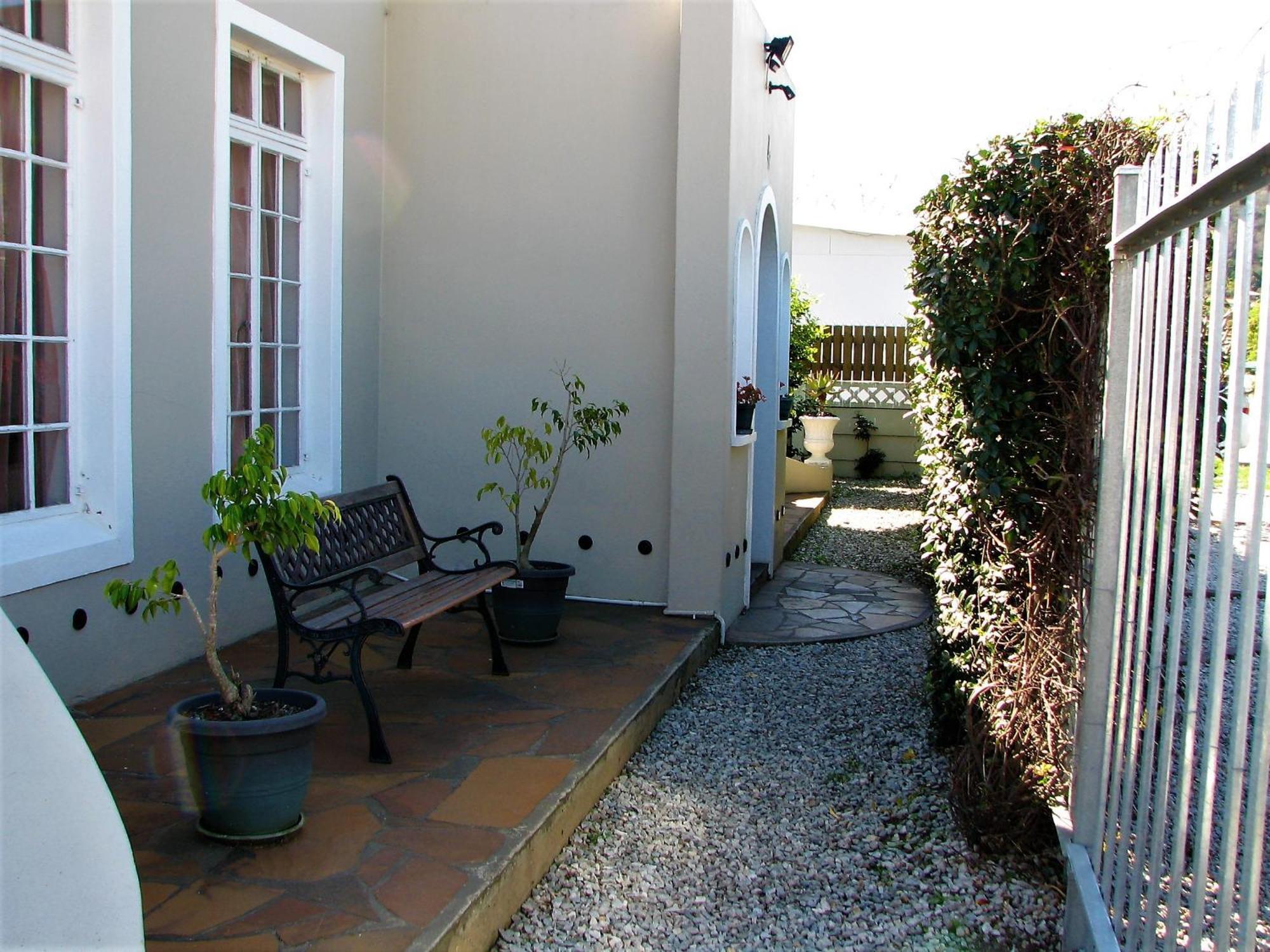 Jembjo'S Knysna Lodge & Backpackers Exteriör bild
