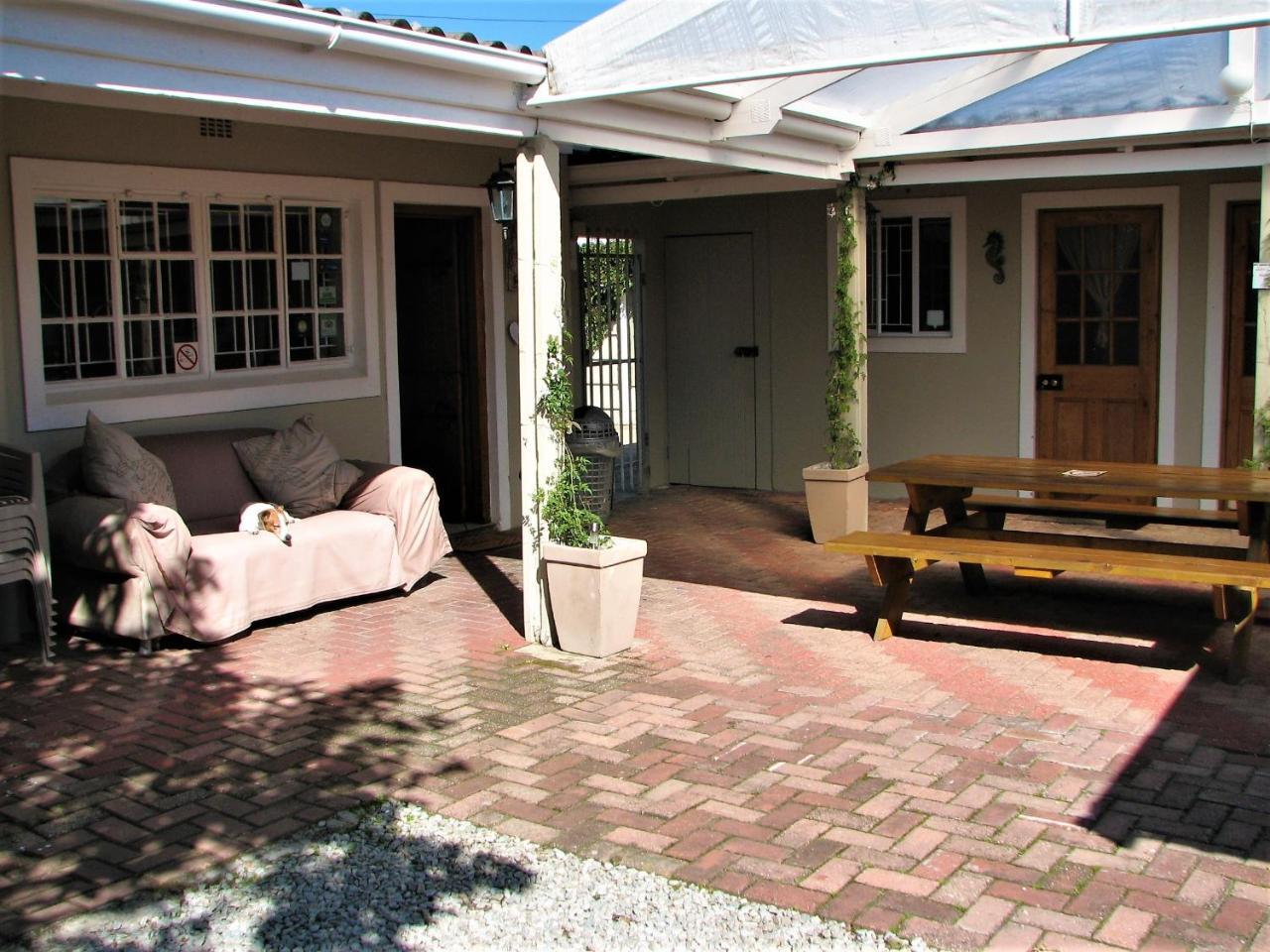 Jembjo'S Knysna Lodge & Backpackers Exteriör bild