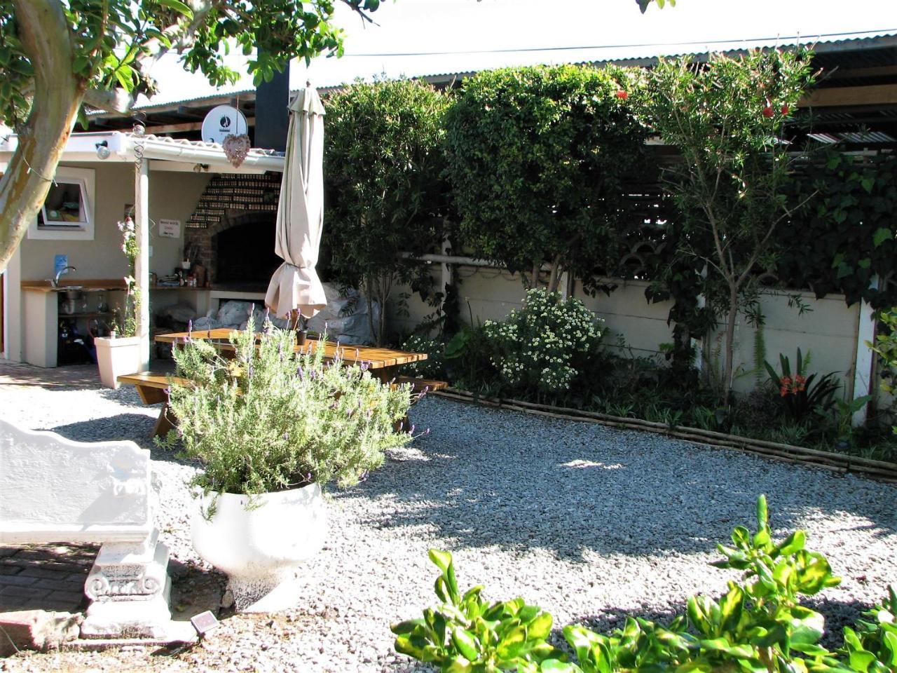 Jembjo'S Knysna Lodge & Backpackers Exteriör bild